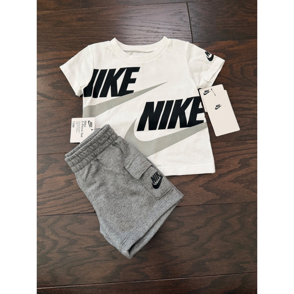 Nike Infant Boys 2PC Set White Graphic Tee Grey Cargo Shorts 12M 66J213-GEH